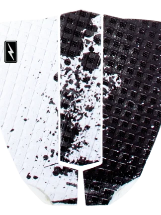 Traction pads assist your rear foot in getting more grip while on the board, giving you the opportunity to pull more aggressive maneuvers.